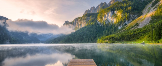 Wzmożona aktywność turystyczna nad jeziorami i rzekami w okresie letnim może negatywnie wpływać na ekosystemy wodne.